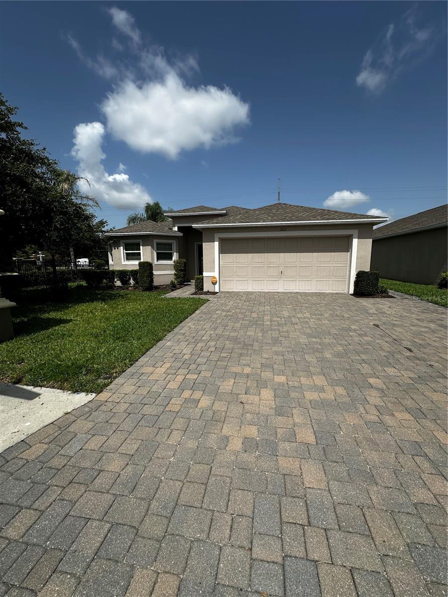 Photo of 262 LAKE MARIANA PLACE AUBURNDALE FL 33823