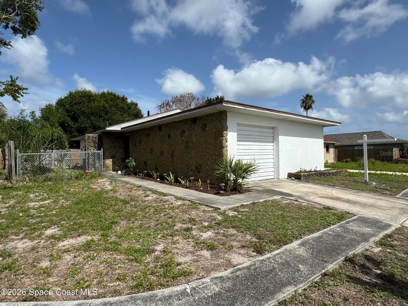 Photo of 125 S ROSILAND COURT MERRITT ISLAND FL 32952