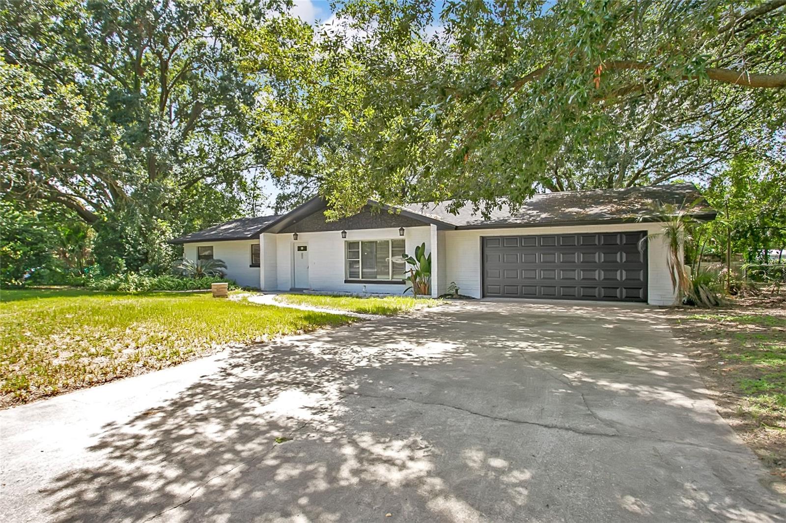 Photo of 1221 FOREST CIRCLE ALTAMONTE SPRINGS FL 32714