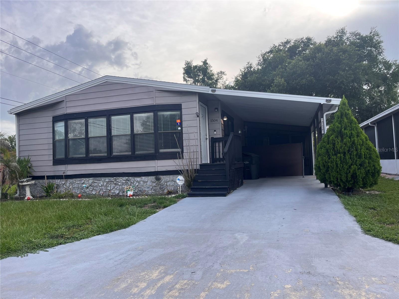 Photo of 1504 HAWAIIAN PALM LANE APOPKA FL 32712
