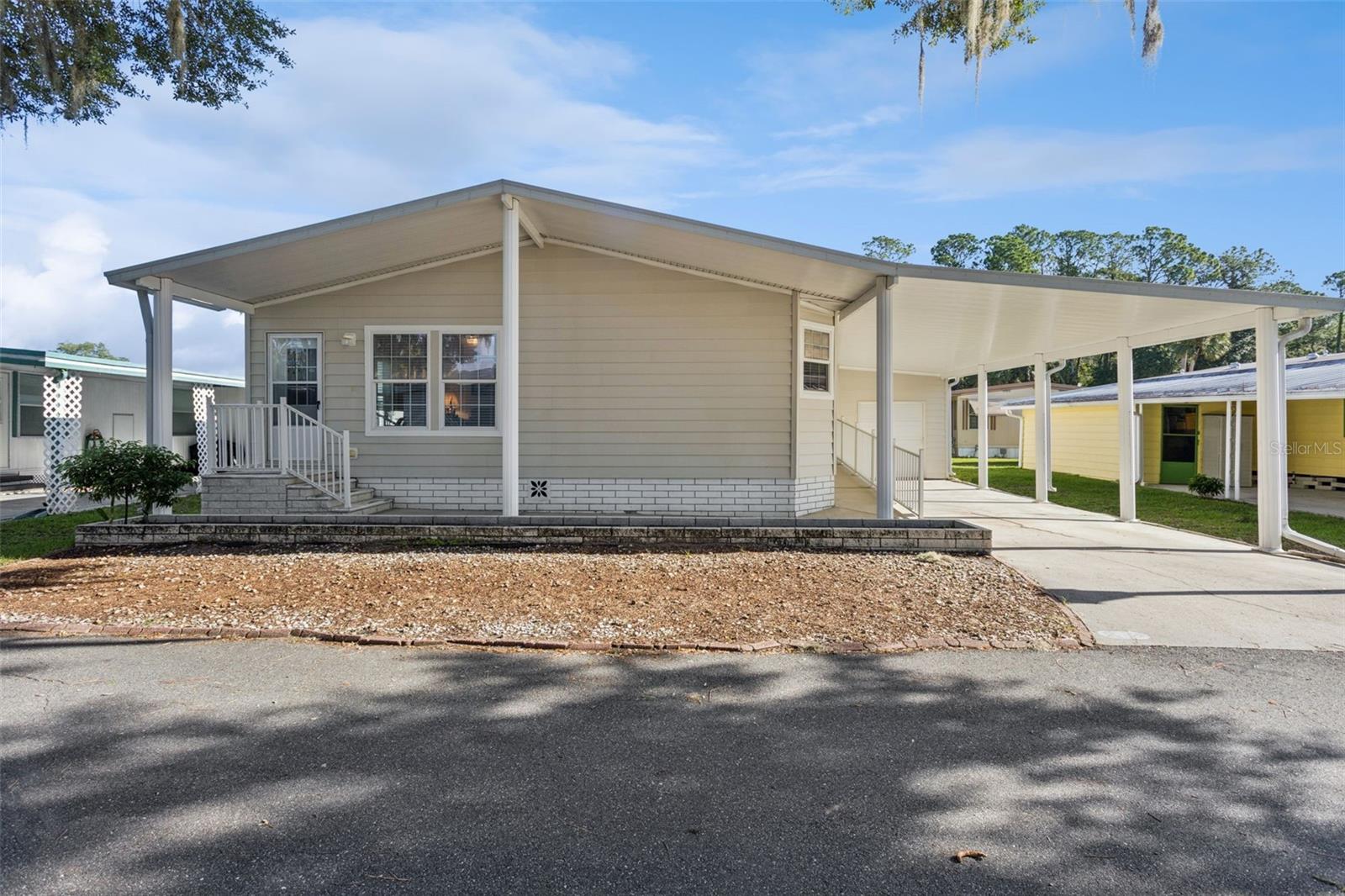 Photo of 212 PALM MEADOWS DRIVE EUSTIS FL 32726