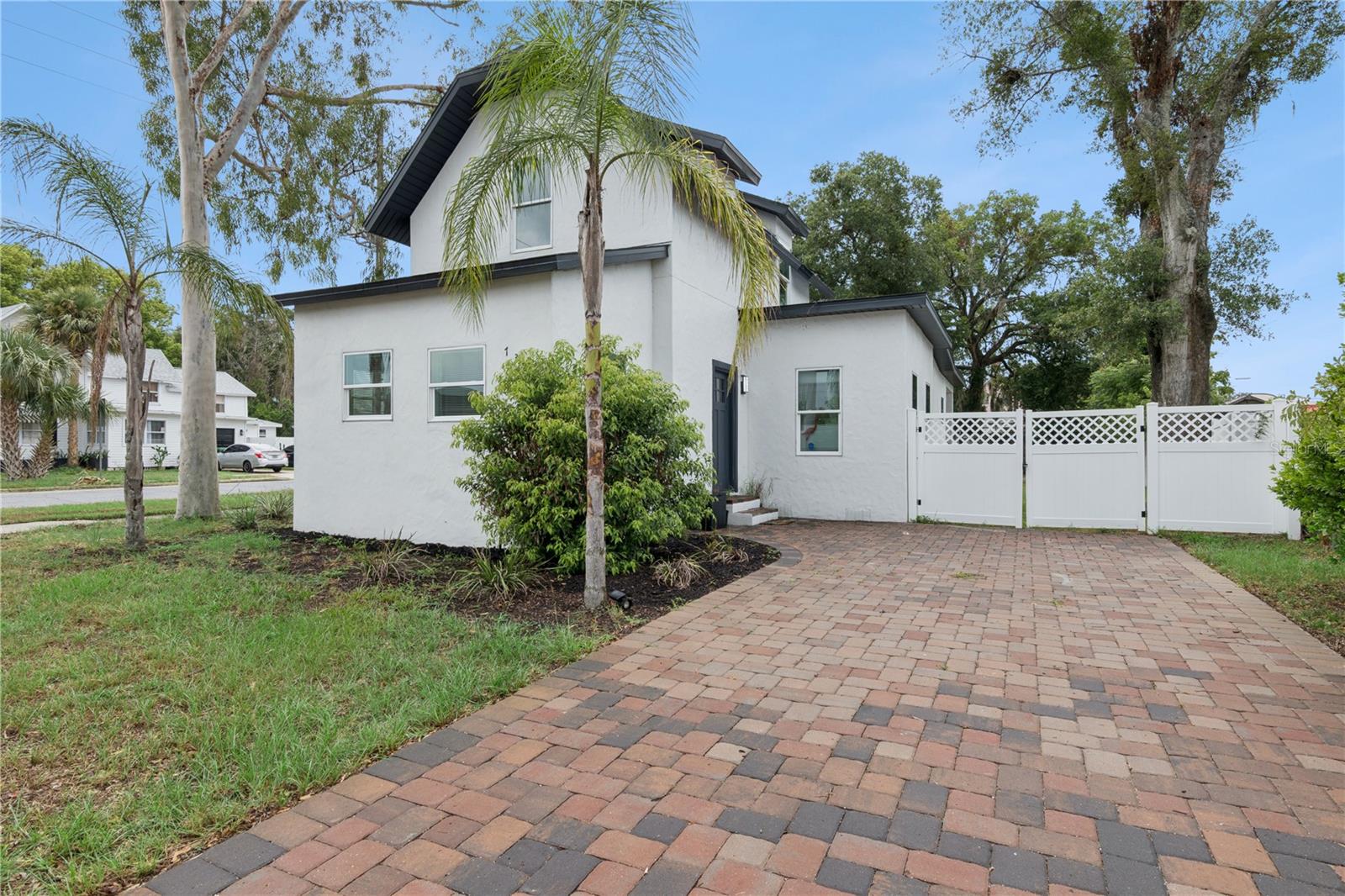 Photo of 732 E ORANGE AVENUE EUSTIS FL 32726