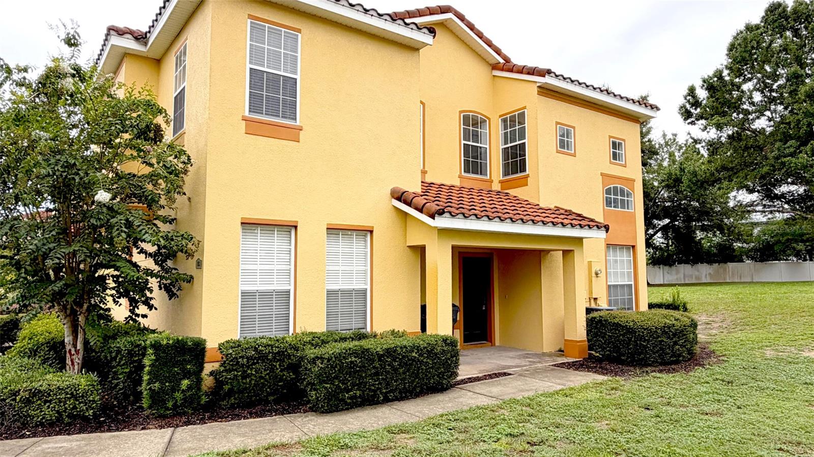 Photo of 203 MADISON CIRCLE DAVENPORT FL 33896