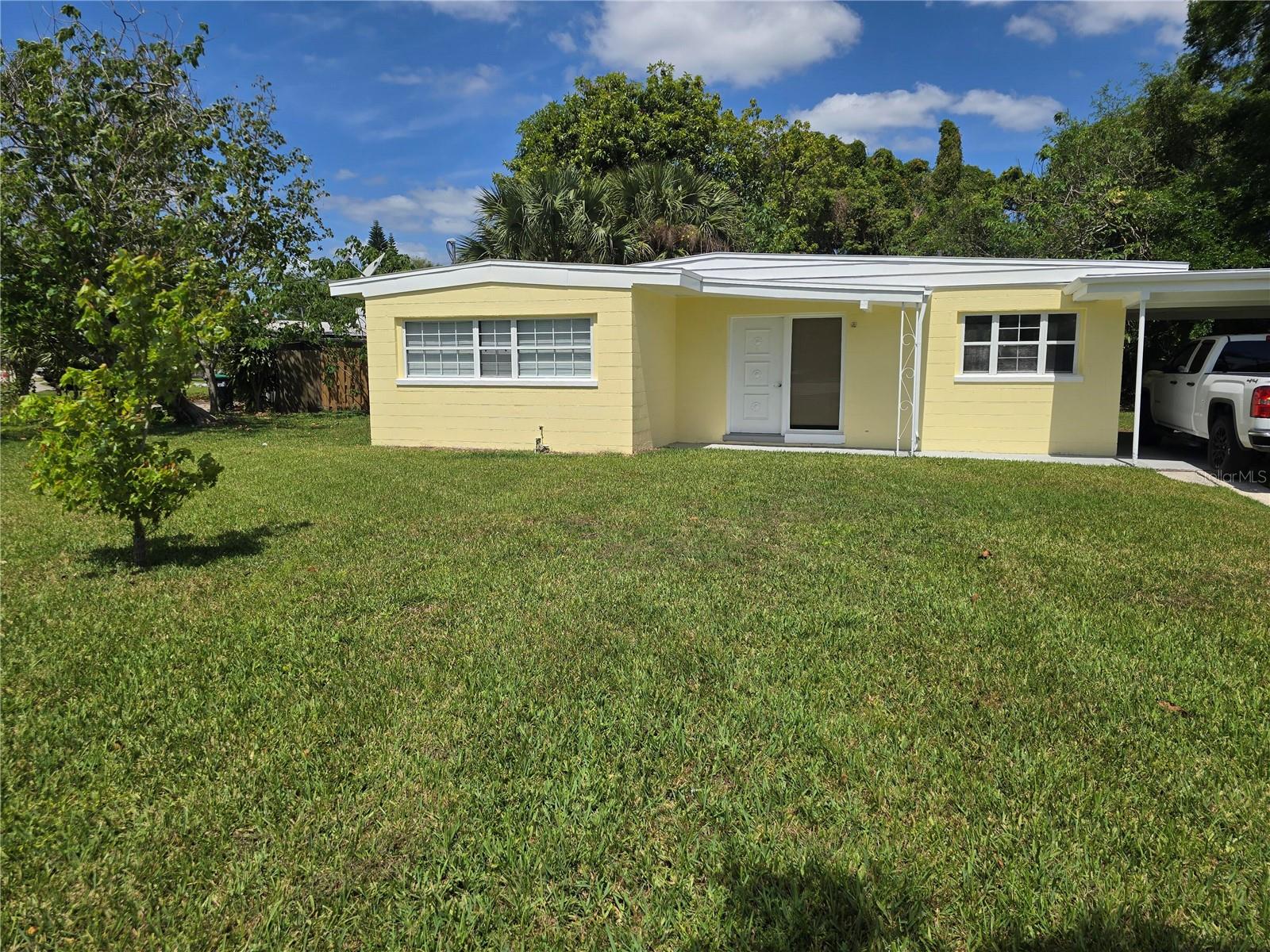 Photo of 5825 YUCATAN DRIVE ORLANDO FL 32807