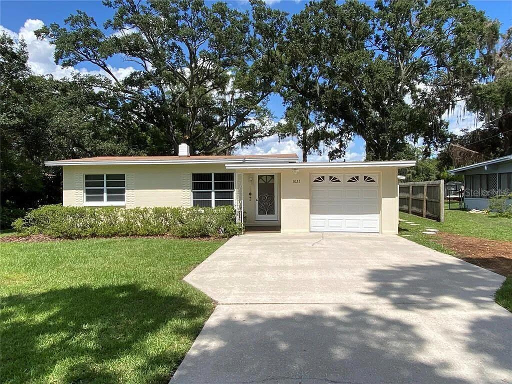 Photo of 1025 LAKE JESSAMINE DRIVE ORLANDO FL 32839