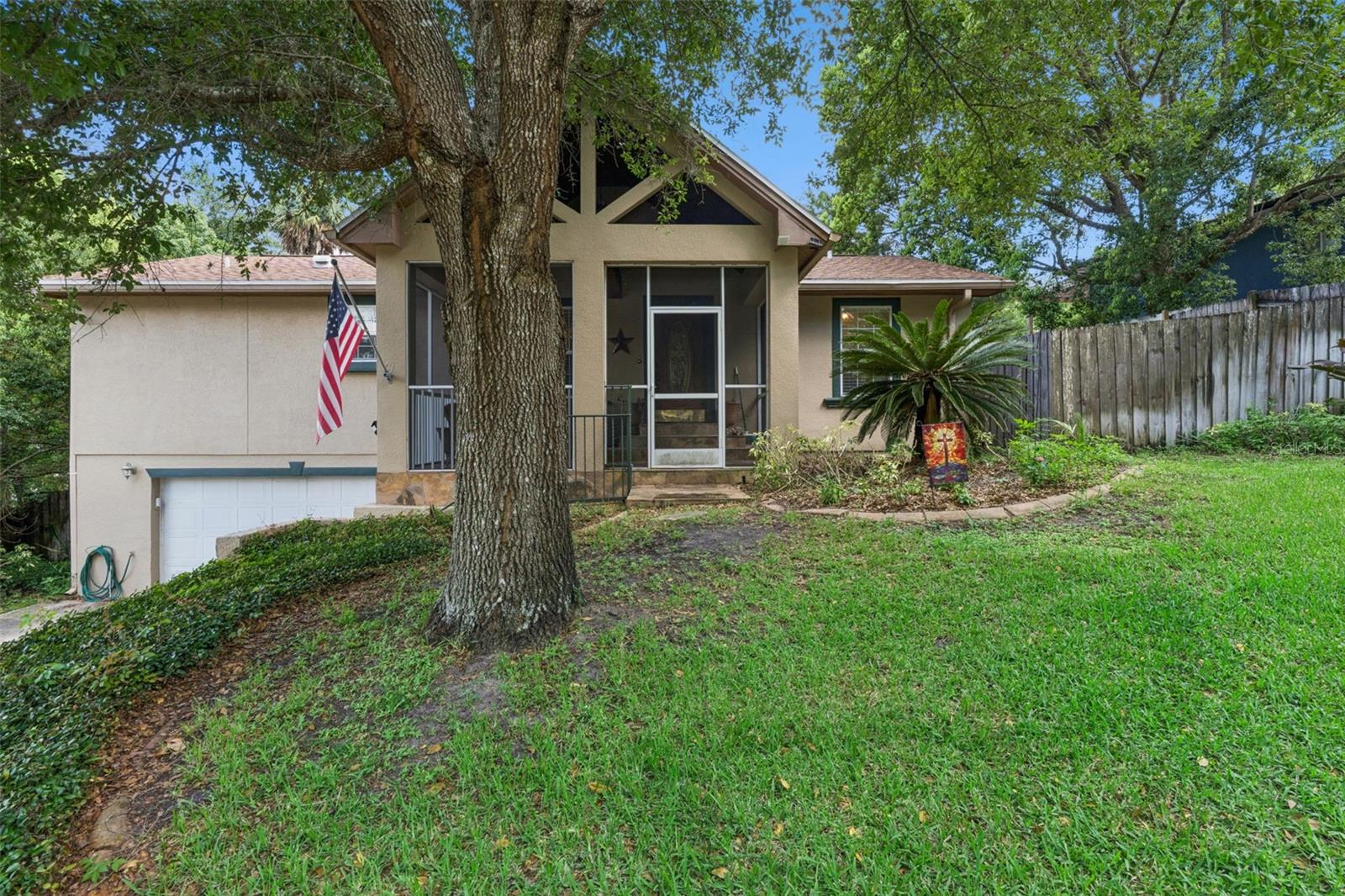 Photo of 324 HICKORY COURT APOPKA FL 32712