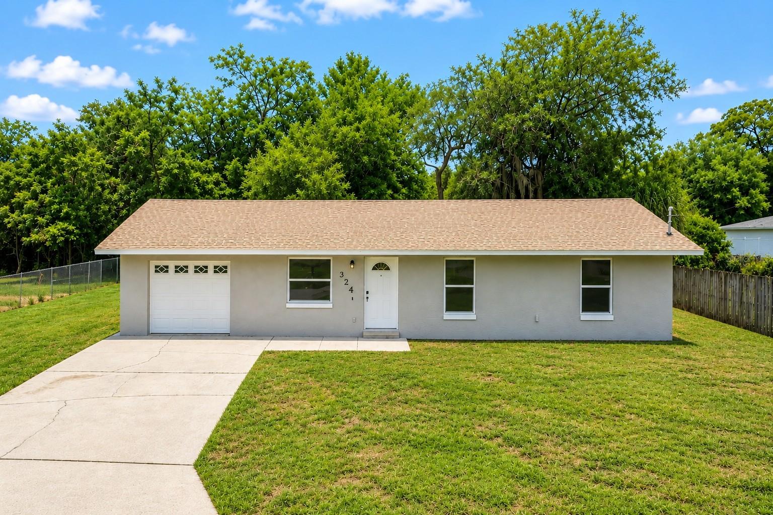 Photo of 324 QUEEN AVENUE OVIEDO FL 32765