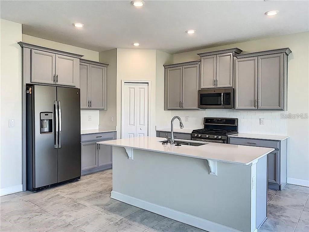 Photo of 1307 OAK CREST STREET DAVENPORT FL 33837