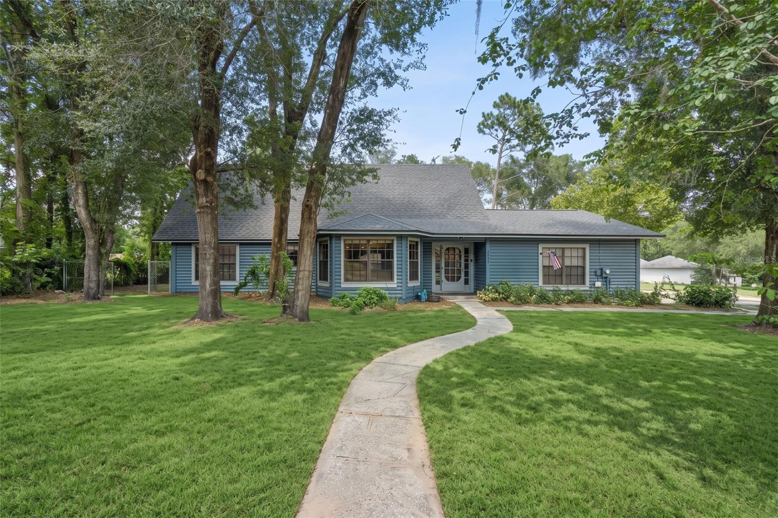 Photo of 25911 ABERDOVEY AVENUE SORRENTO FL 32776