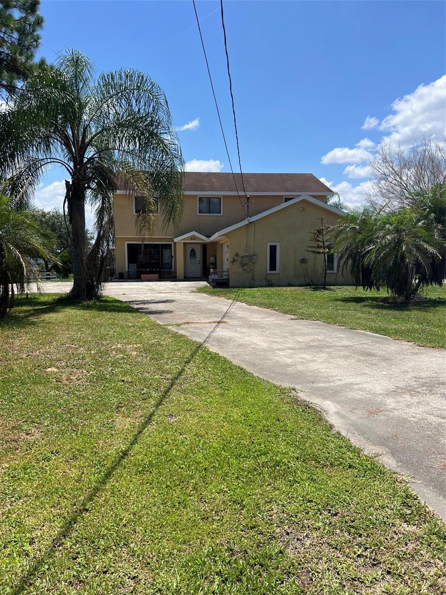 Photo of 915 HILLSIDE COURT WINTER HAVEN FL 33881