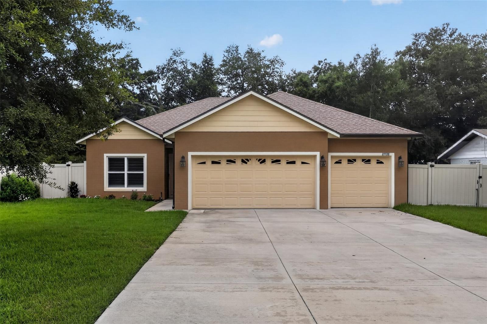 Photo of 27728 LISA DRIVE TAVARES FL 32778