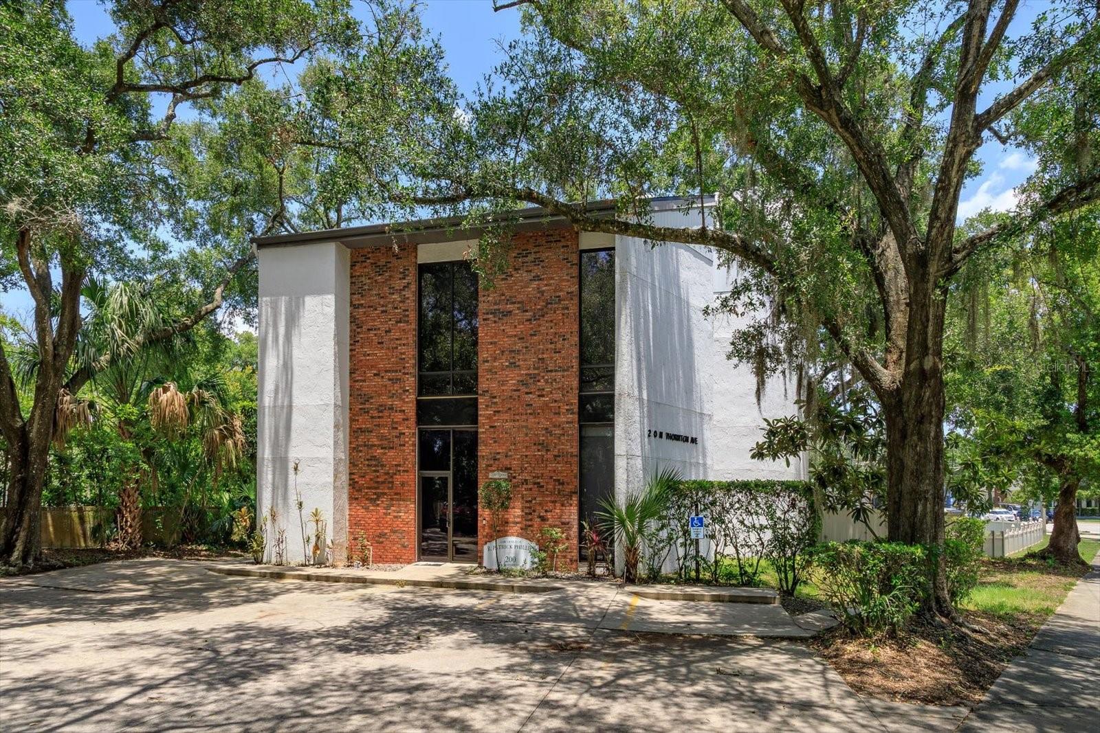 Photo of 200 N THORNTON AVENUE ORLANDO FL 32801