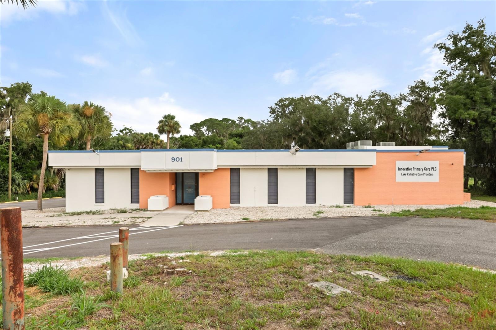Photo of 901 N GROVE STREET EUSTIS FL 32726
