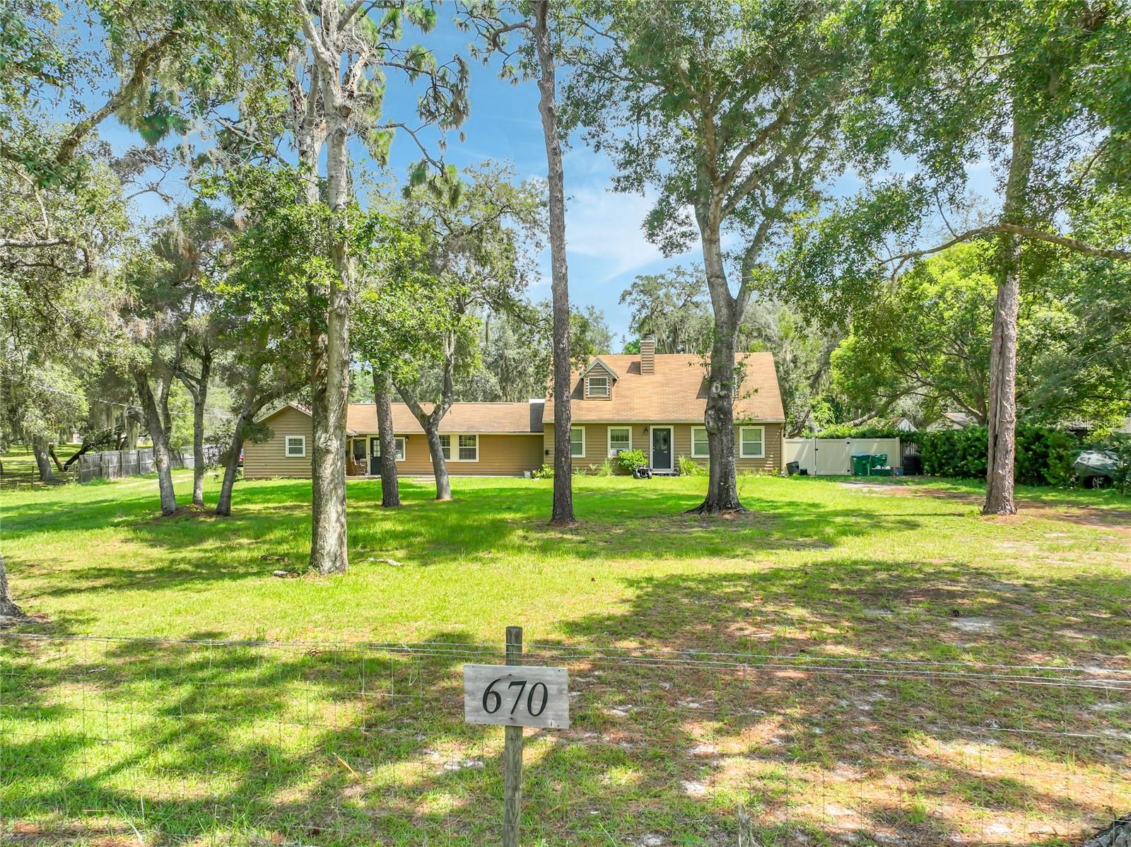 Photo of 670 E STATE ROAD 46 GENEVA FL 32732