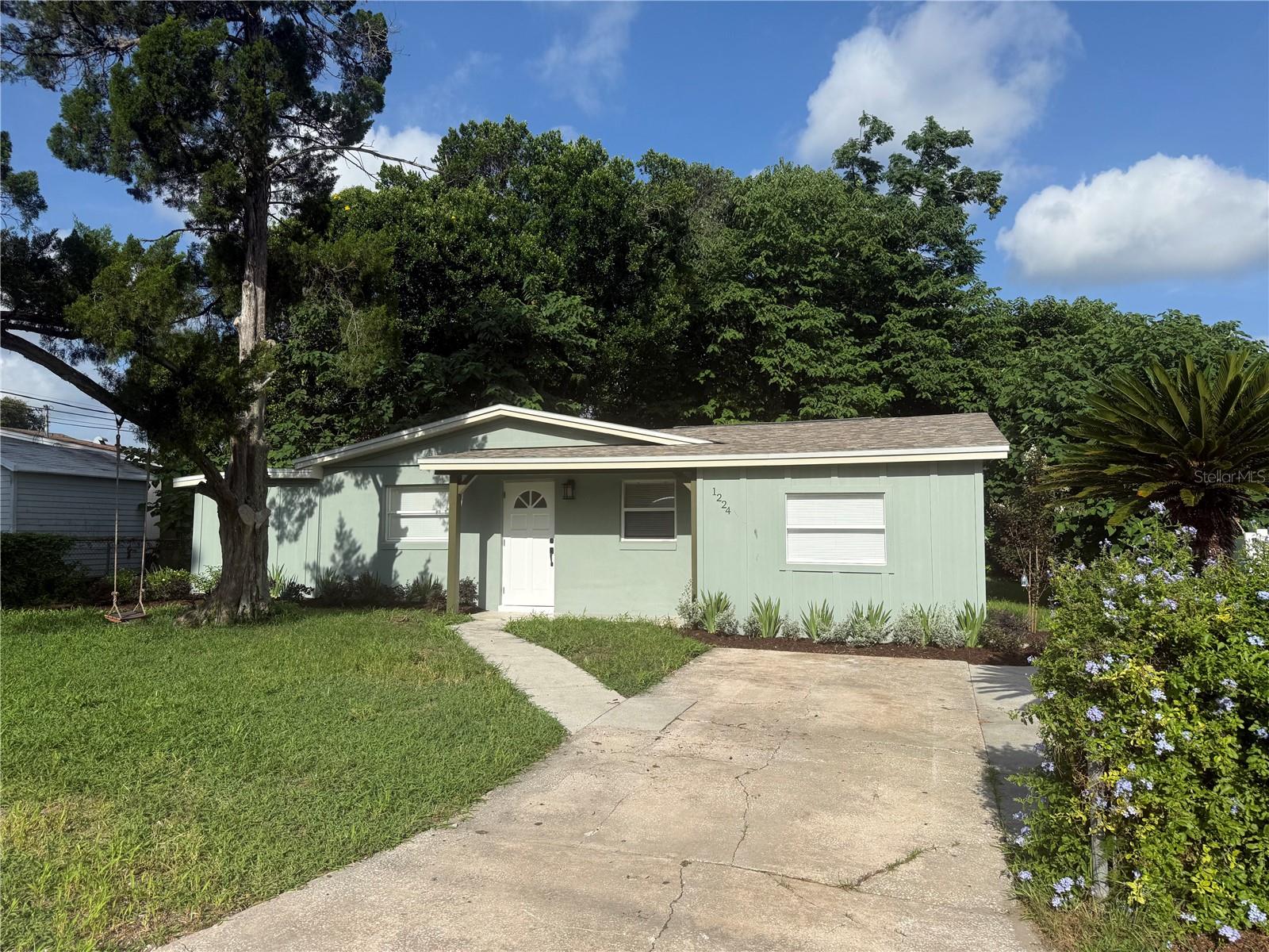 Photo of 1224 HELEN STREET APOPKA FL 32703