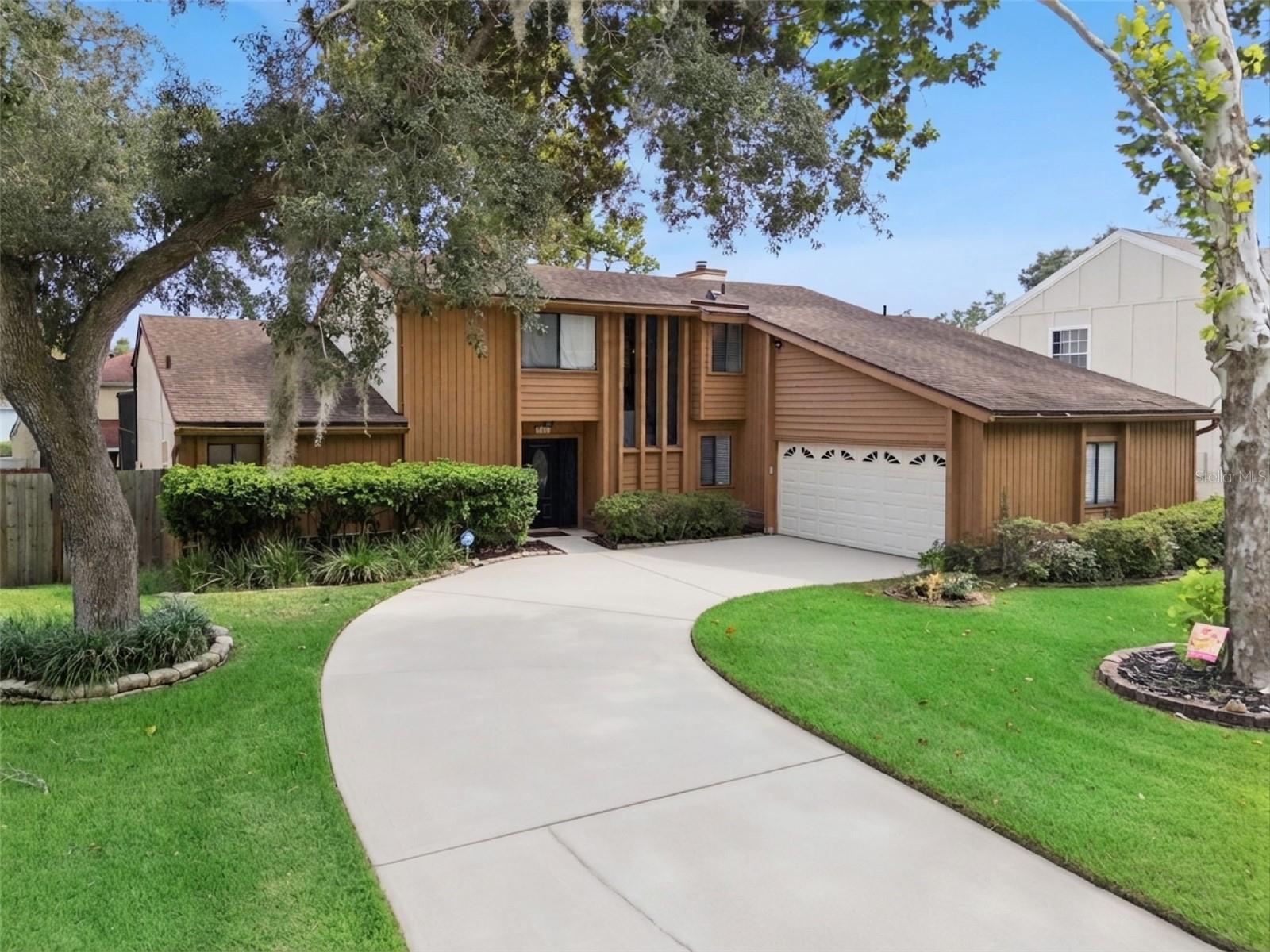 Photo of 916 E CLEVELAND STREET APOPKA FL 32703