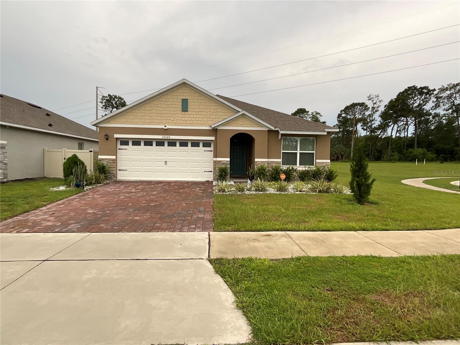 Photo of 33525 ALWAYS DREAMING COURT SORRENTO FL 32776