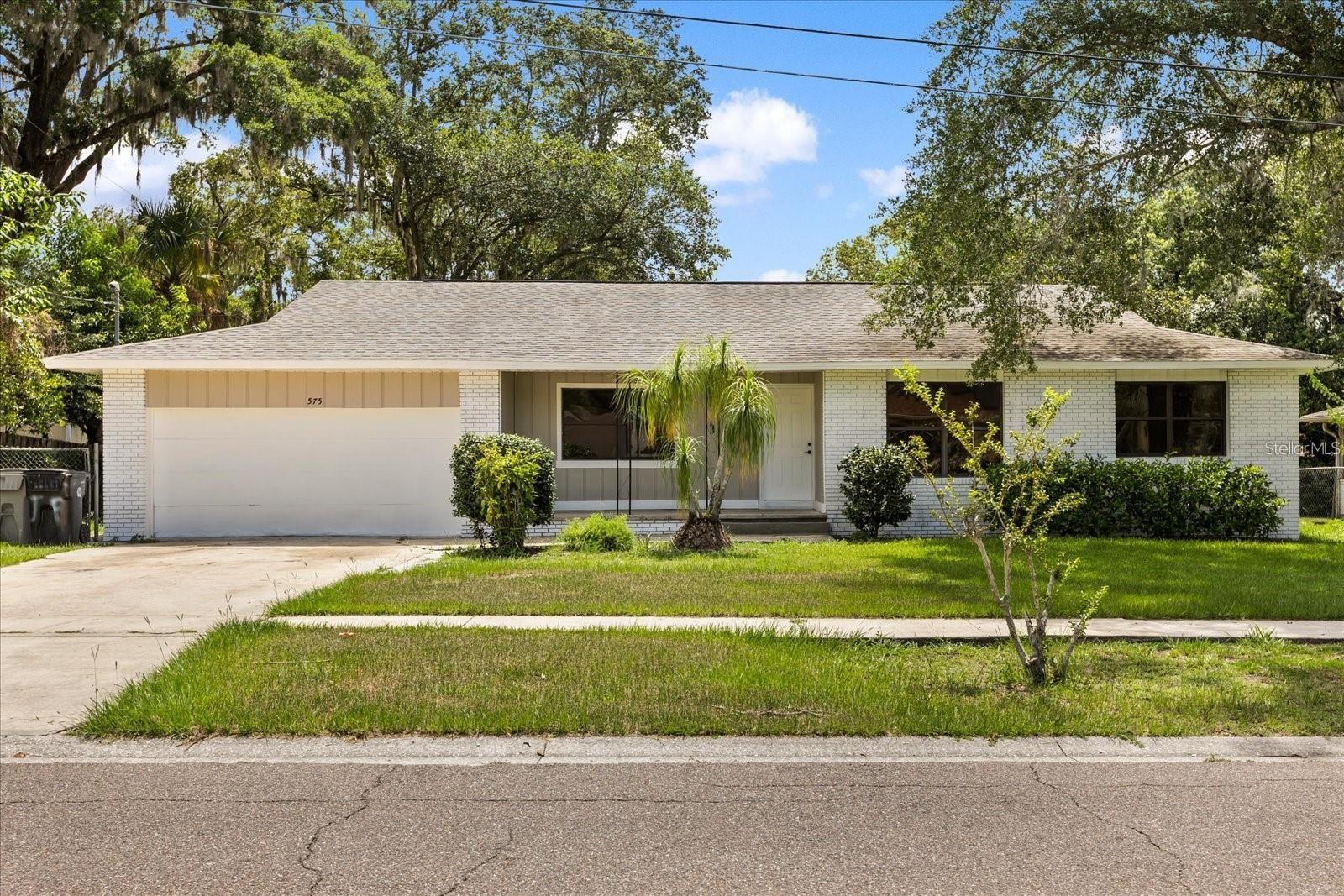 Photo of 575 LAKE MCCOY DRIVE APOPKA FL 32712