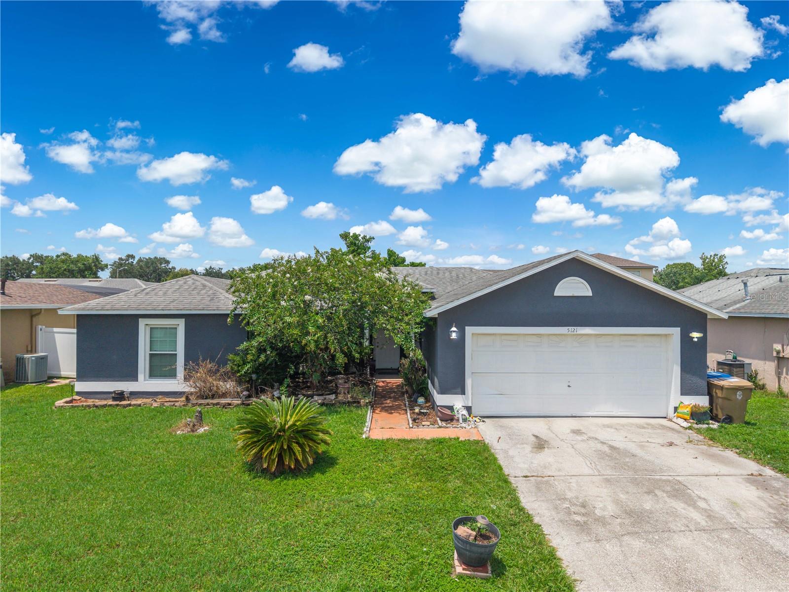Photo of 5121 HEATHERSTONE COURT KISSIMMEE FL 34758