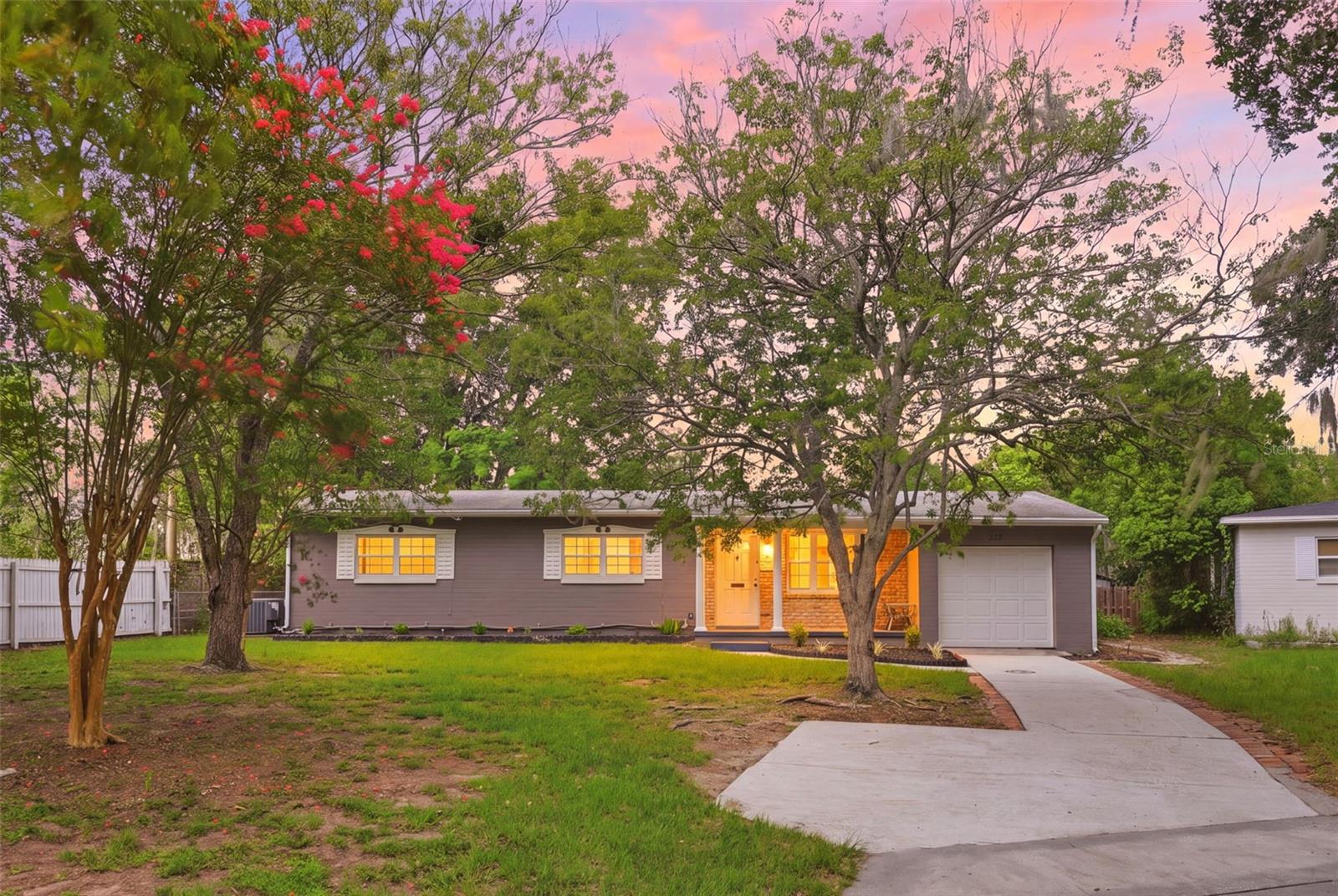 Photo of 724 BRAIDWOOD LANE ORLANDO FL 32803