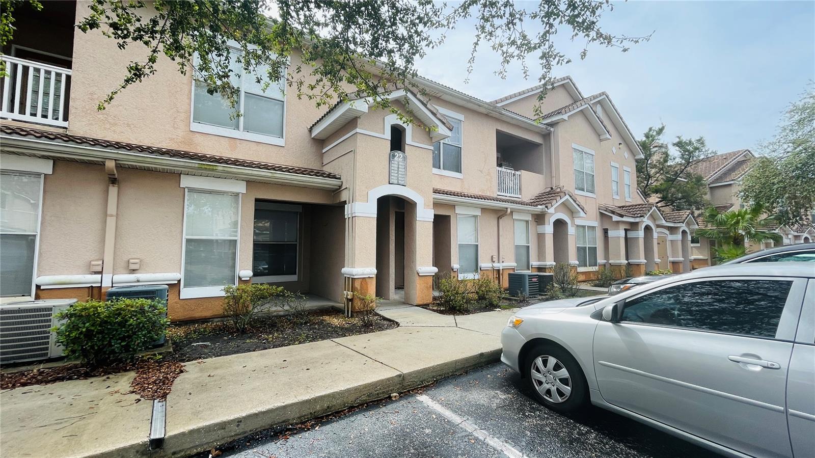 Photo of 10519 VILLA VIEW CIRCLE #10519 TAMPA FL 33647