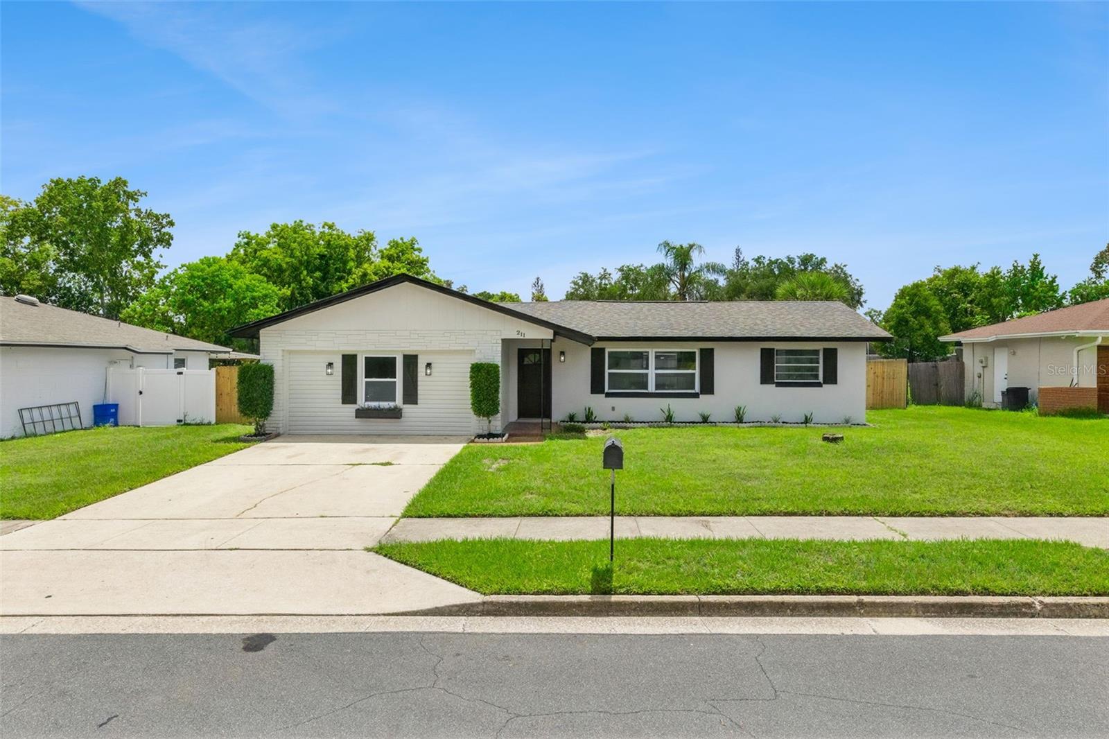 Photo of 211 MELISSA COURT SANFORD FL 32773