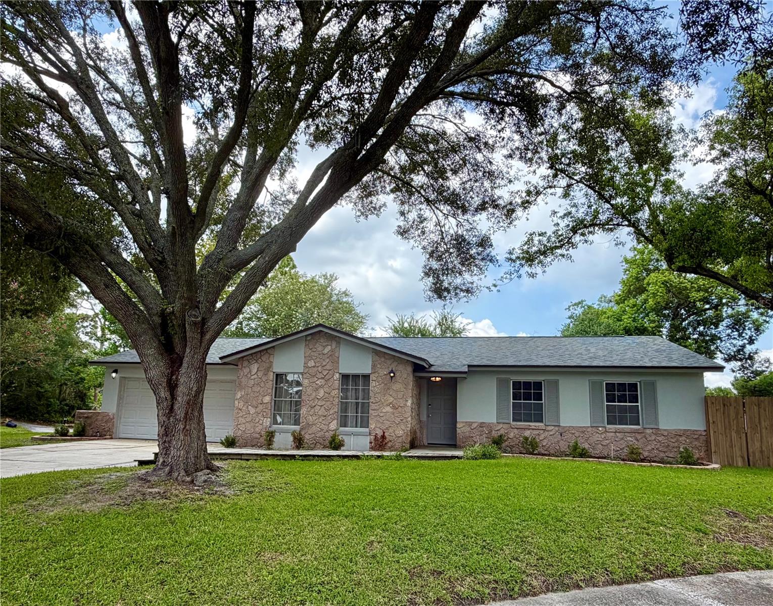 Photo of 1 KING ARTHUR COURT CASSELBERRY FL 32707