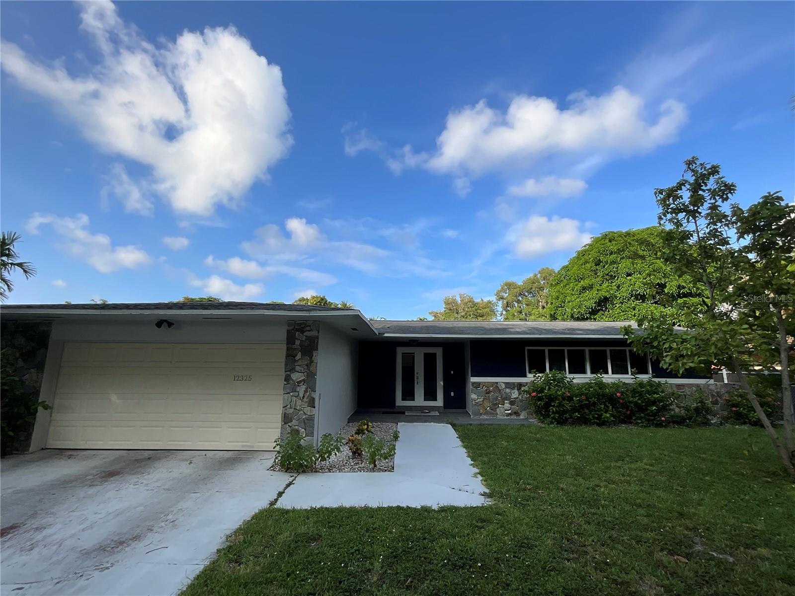 Photo of 12325 NE 2ND COURT NORTH MIAMI FL 33161