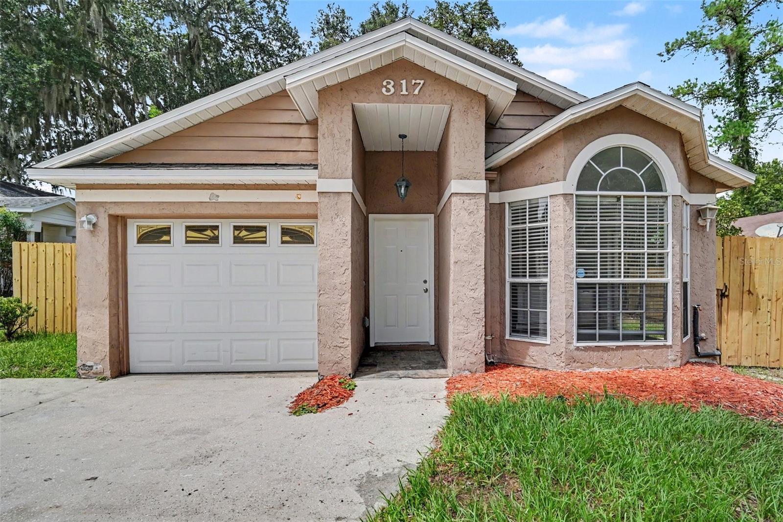 Photo of 317 MCCOY VILLAGE COURT APOPKA FL 32712