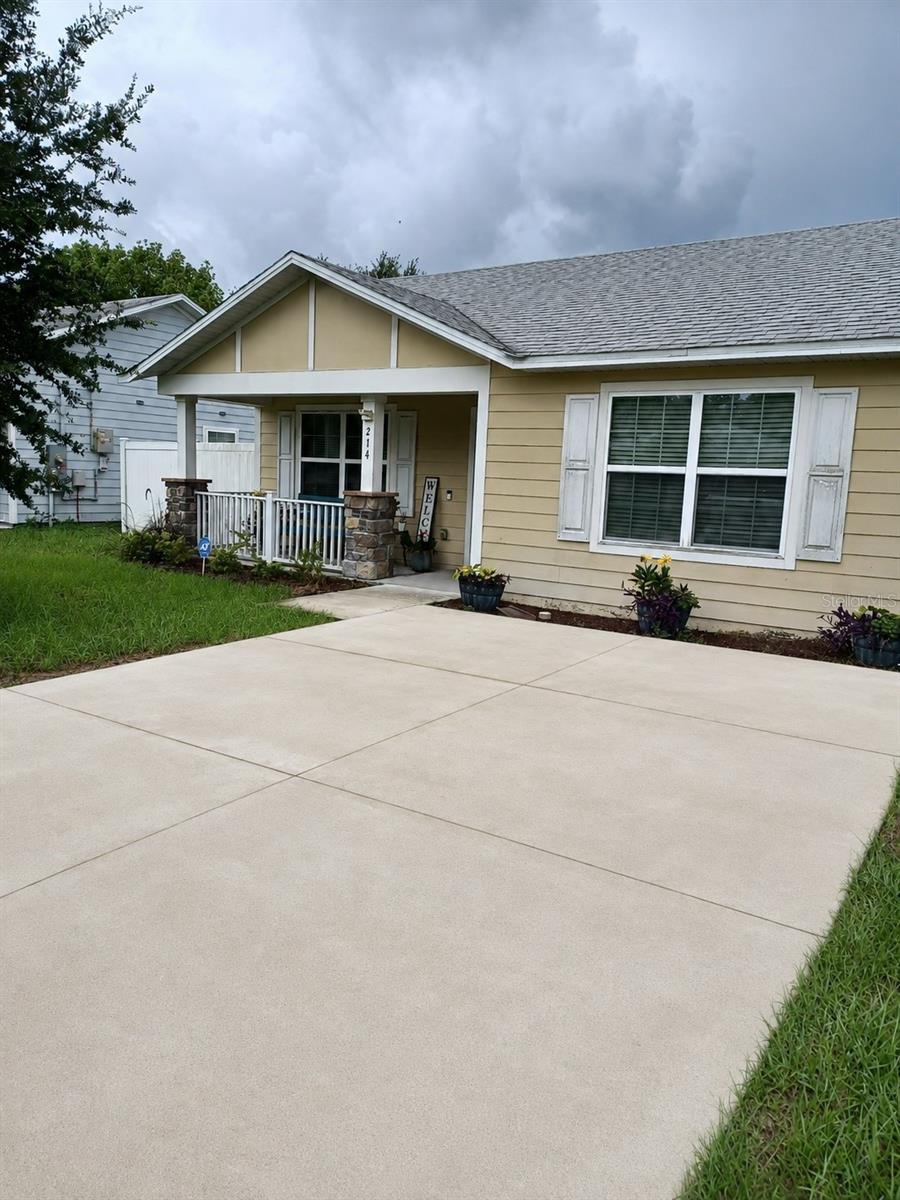Photo of 214 W ELLA J GILMORE STREET APOPKA FL 32703