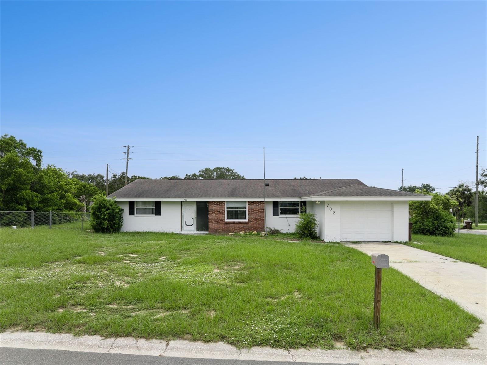 Photo of 702 WILDABON AVENUE LAKE WALES FL 33853