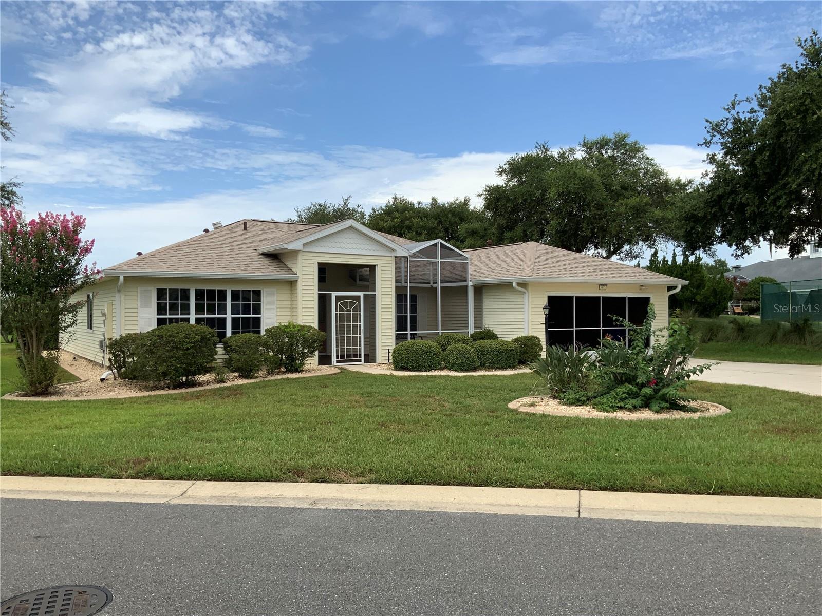 Photo of 5475 BOUNTY CIRCLE TAVARES FL 32778