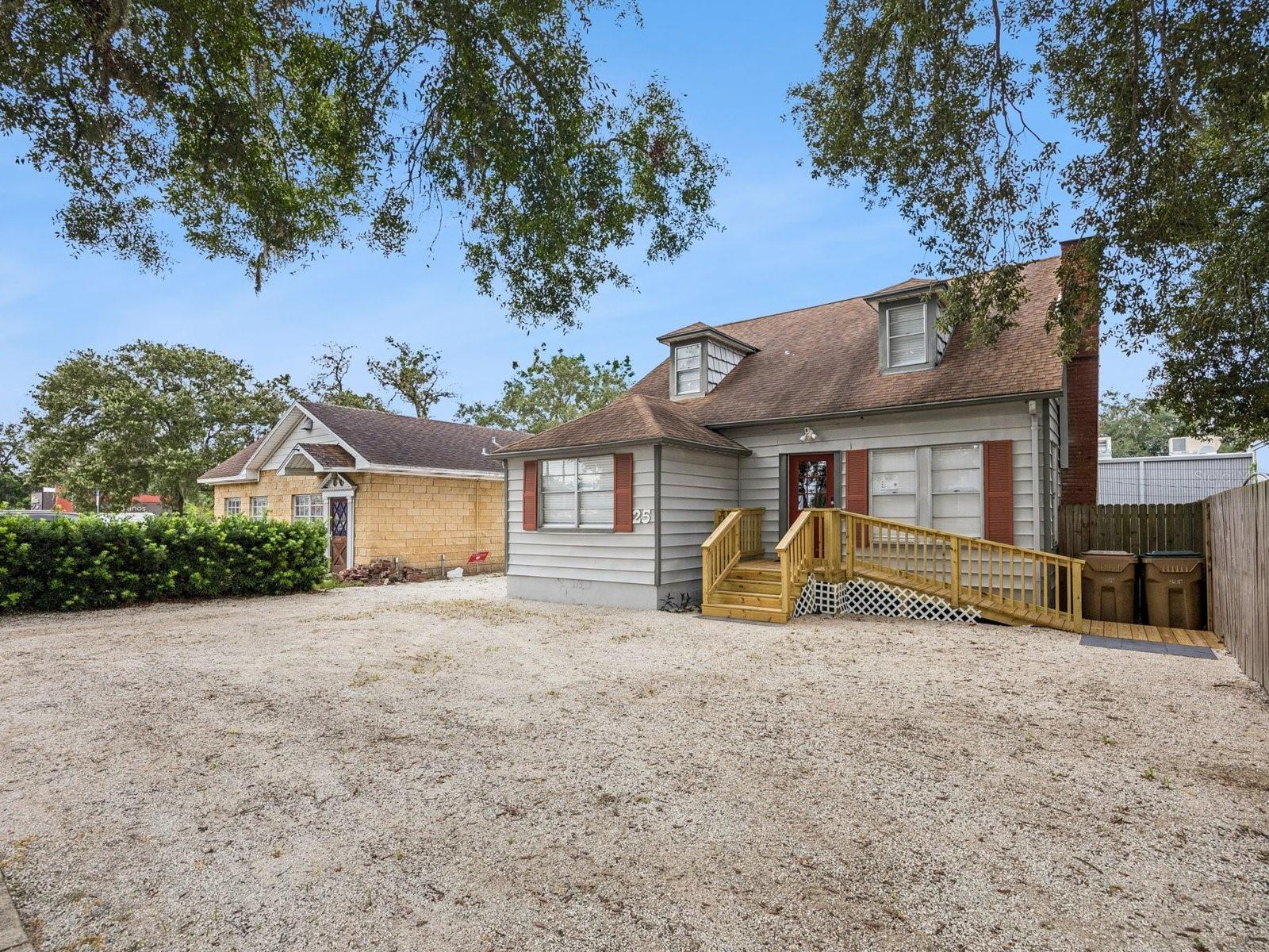 Photo of 25 E PINECREST AVENUE EUSTIS FL 32726