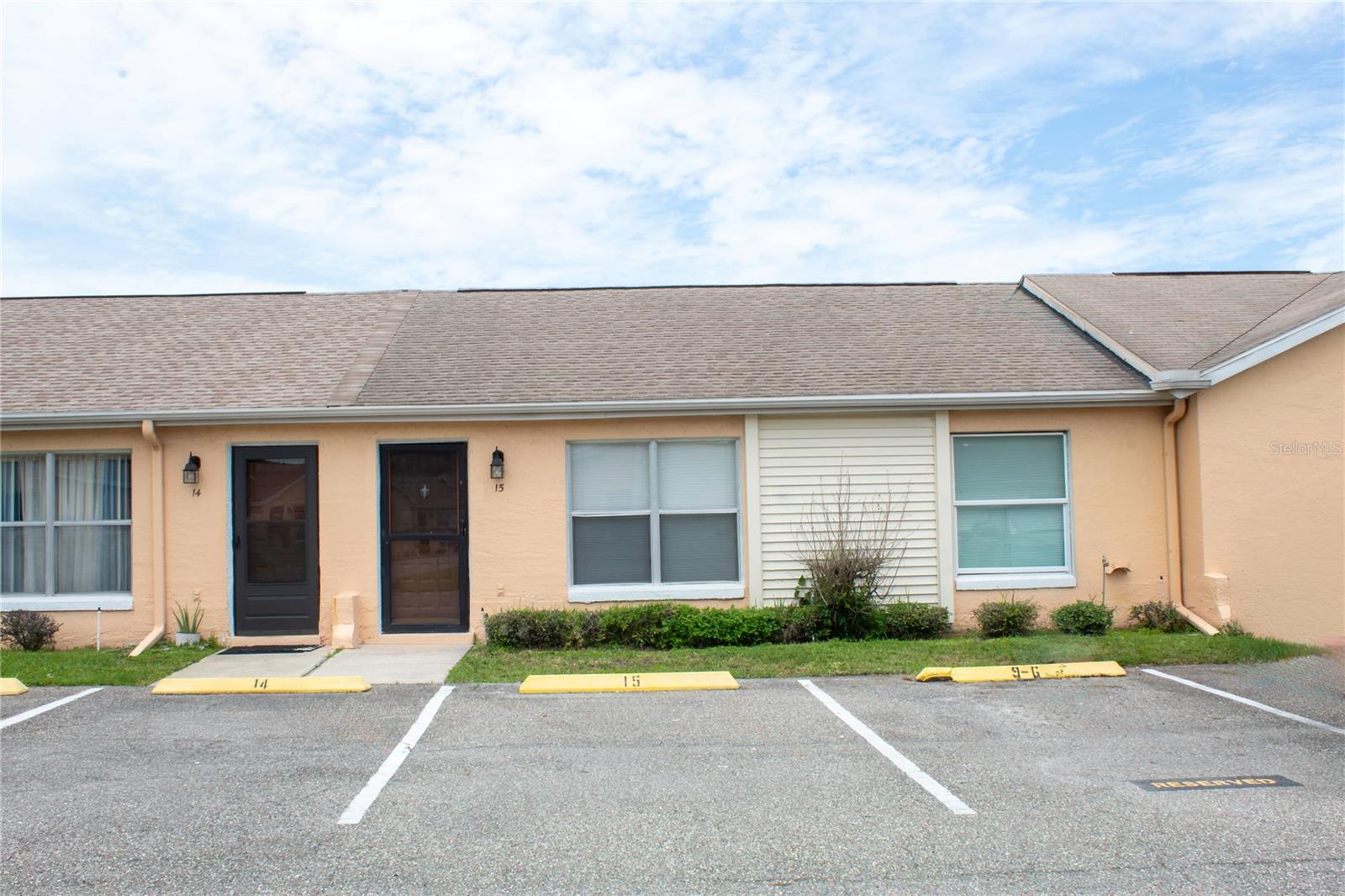 Photo of 15 W COUNTRY COVE KISSIMMEE FL 34743