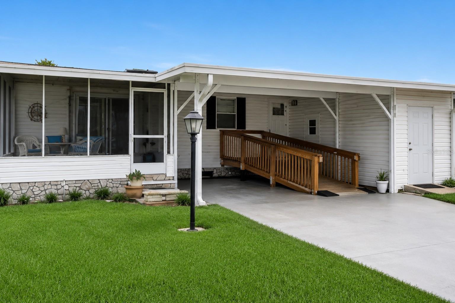Photo of 523 NESBITT PARK AVENUE DAVENPORT FL 33897