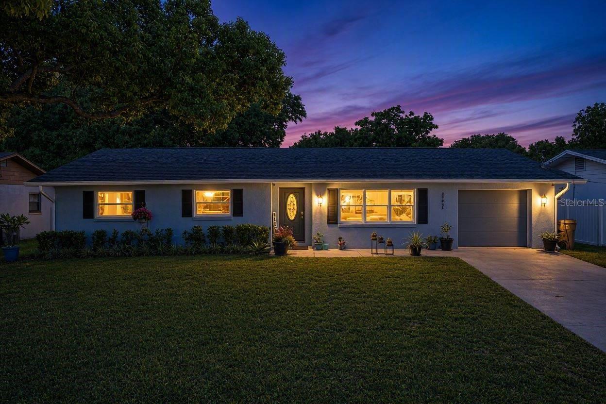 Photo of 27821 LOIS DRIVE TAVARES FL 32778