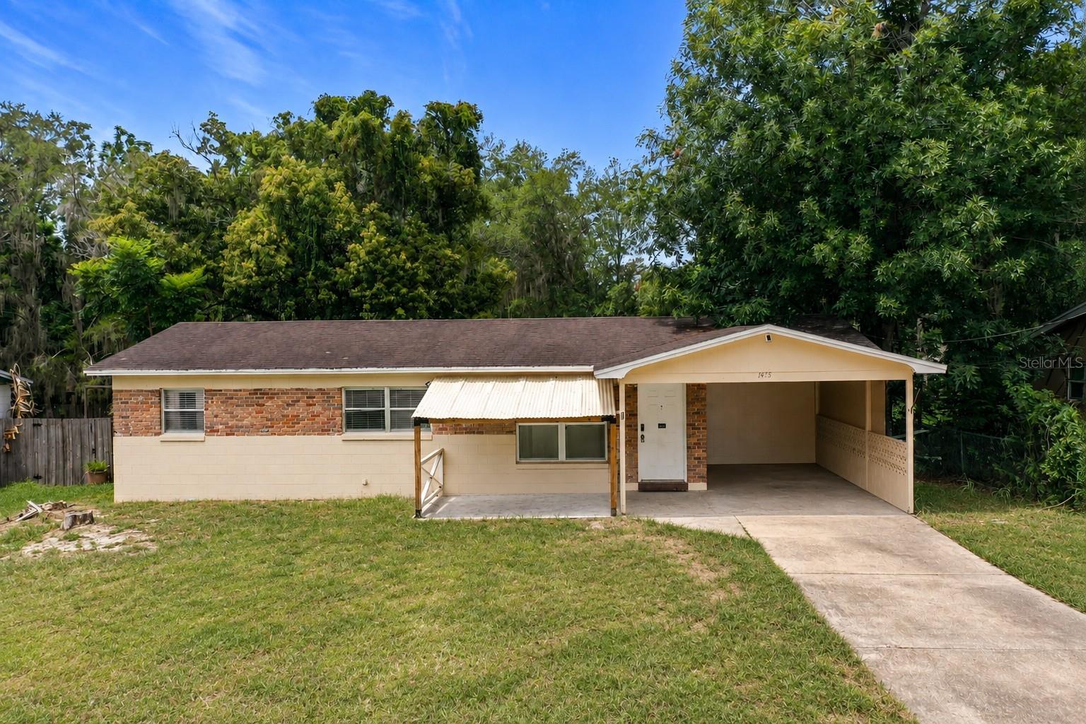 Photo of 1405 PEMBROOK DRIVE LEESBURG FL 34748