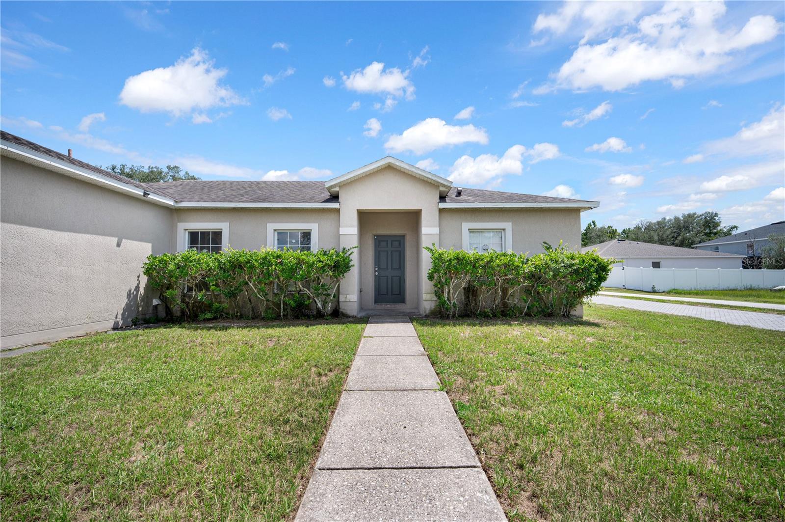Photo of 433 LAKEVIEW ROAD POINCIANA FL 34759