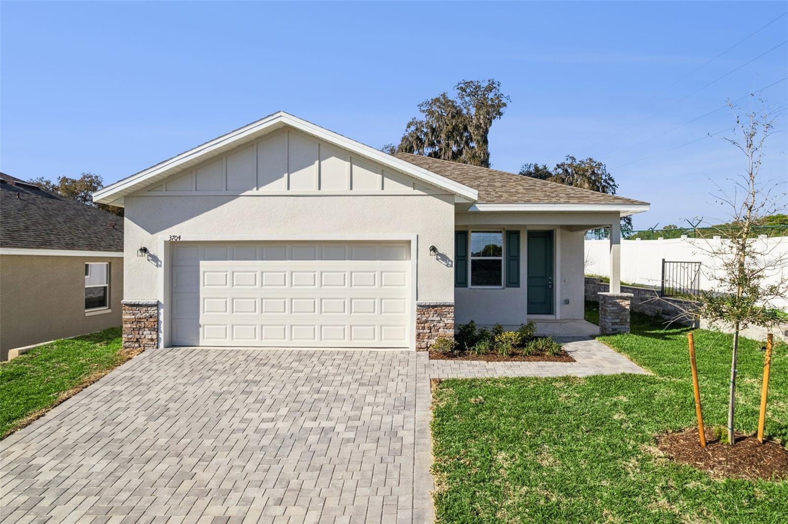 Photo of 3780 WATERCLIFF CIRCLE GRAND ISLAND FL 32735