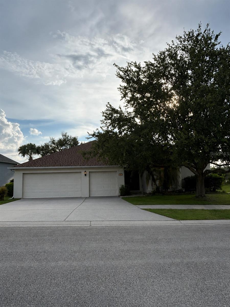 Photo of 602 HERNANDO PLACE CLERMONT FL 34715