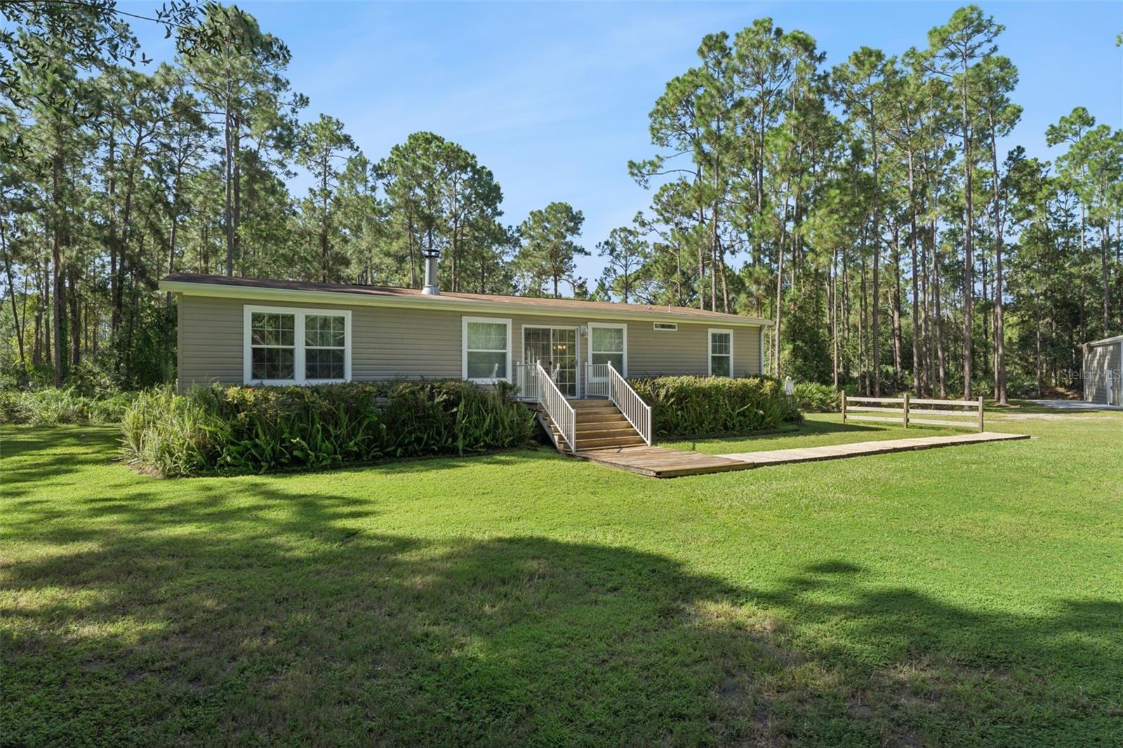 Photo of 1161 LAKE HARNEY WOODS BOULEVARD MIMS FL 32754