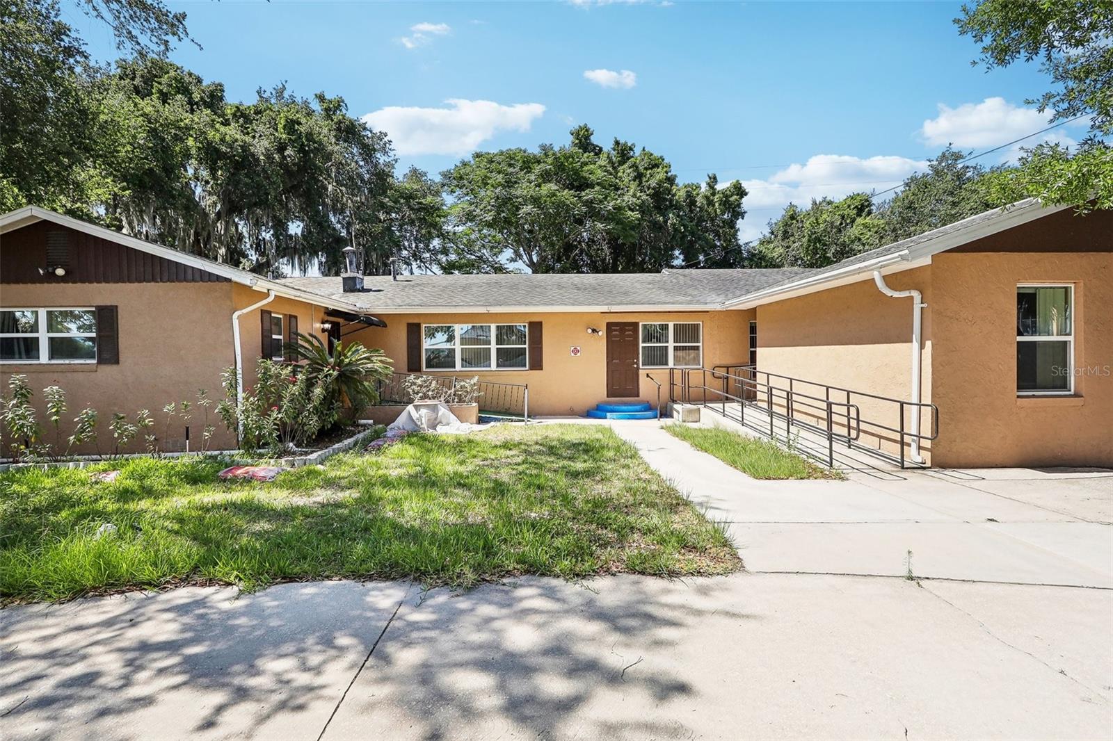 Photo of 201 ROSEFIELD AVENUE LEESBURG FL 34748
