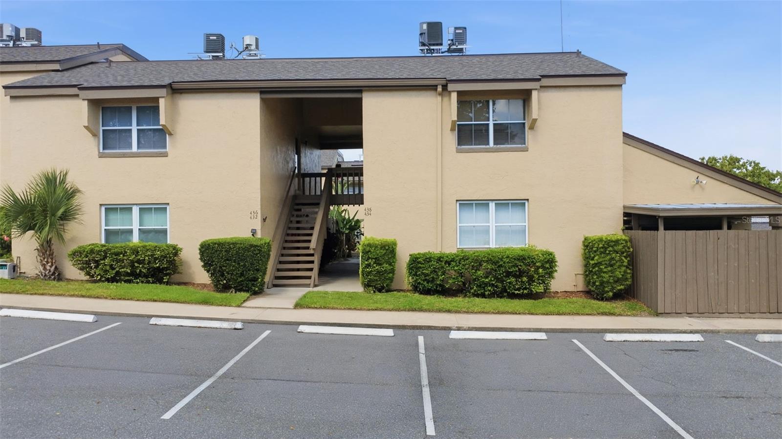 Photo of 438 WINDMEADOWS STREET #438 ALTAMONTE SPRINGS FL 32701
