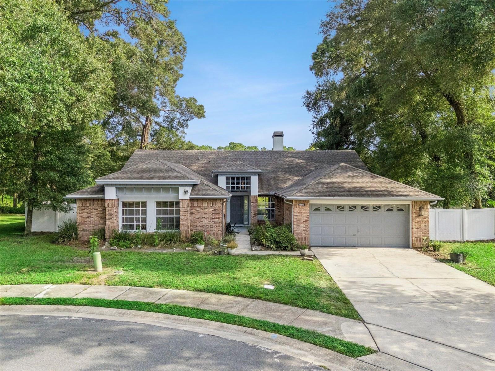 Photo of 806 OAK FOREST COURT DELAND FL 32724