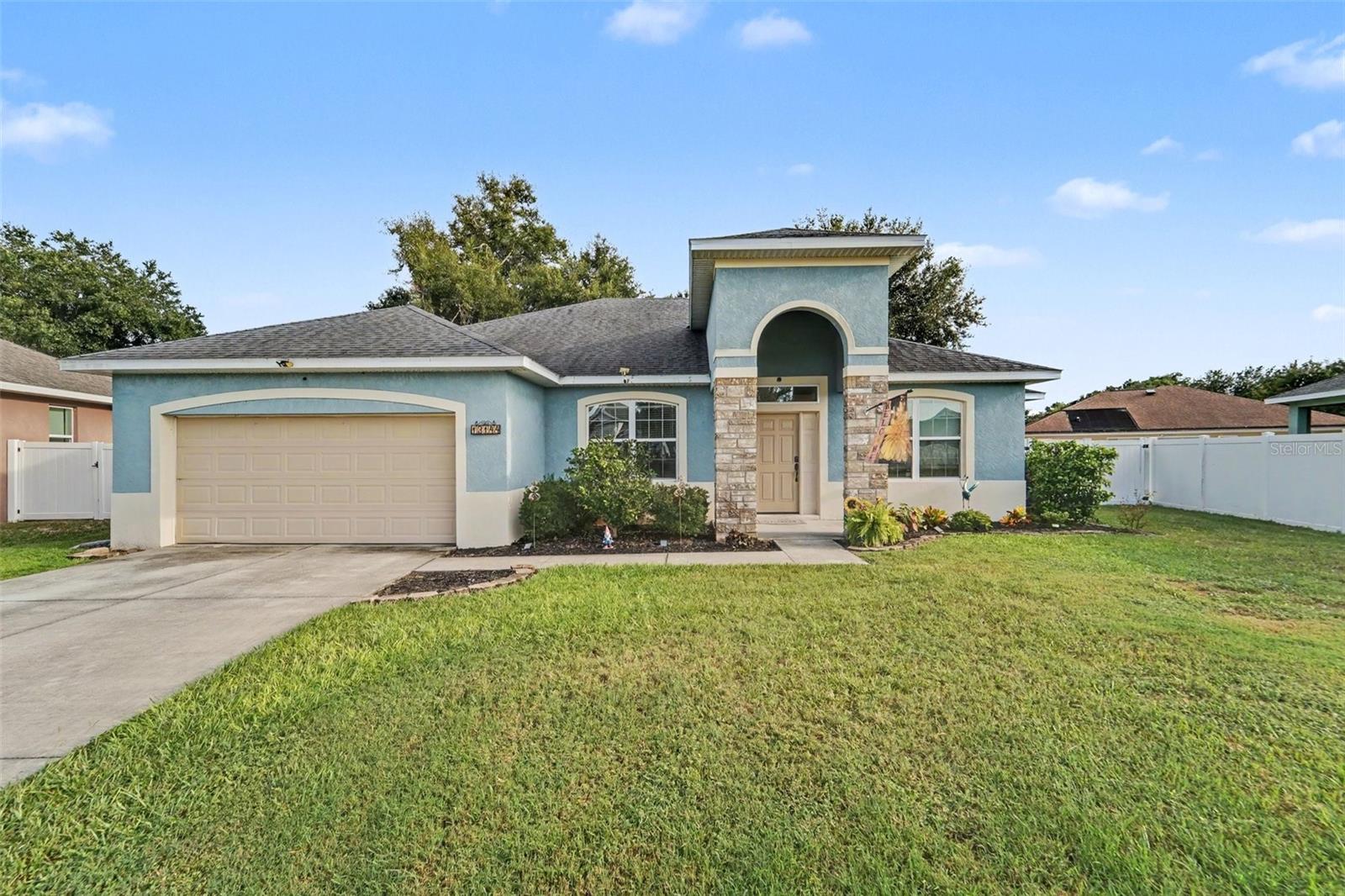 Photo of 13144 LAUREL CREST COURT GRAND ISLAND FL 32735