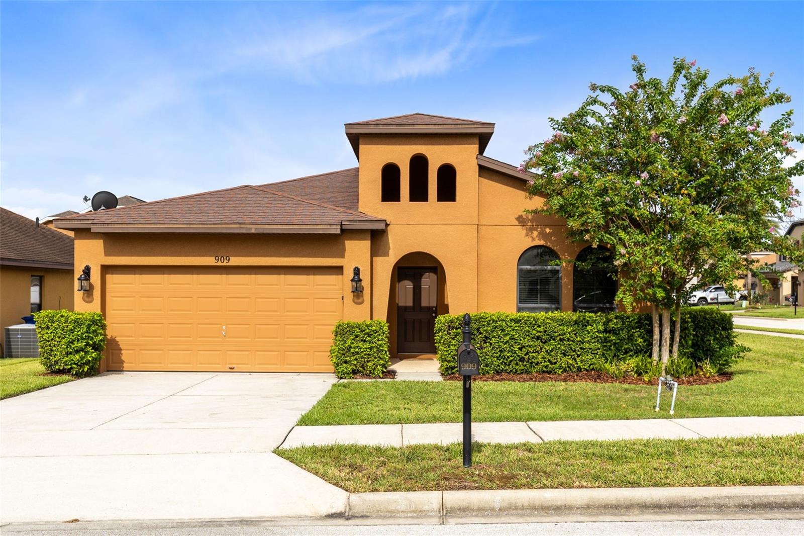 Photo of 909 WOODS LANDING DRIVE MINNEOLA FL 34715