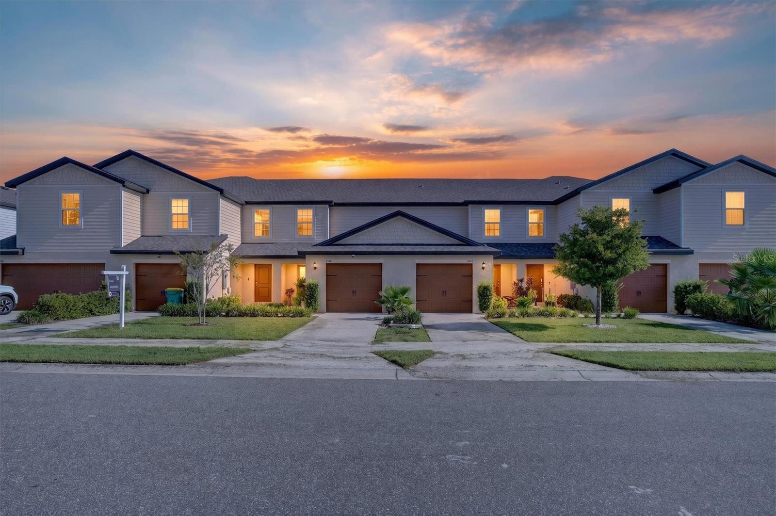 Photo of 1556 WYNFORD CIRCLE TAVARES FL 32778