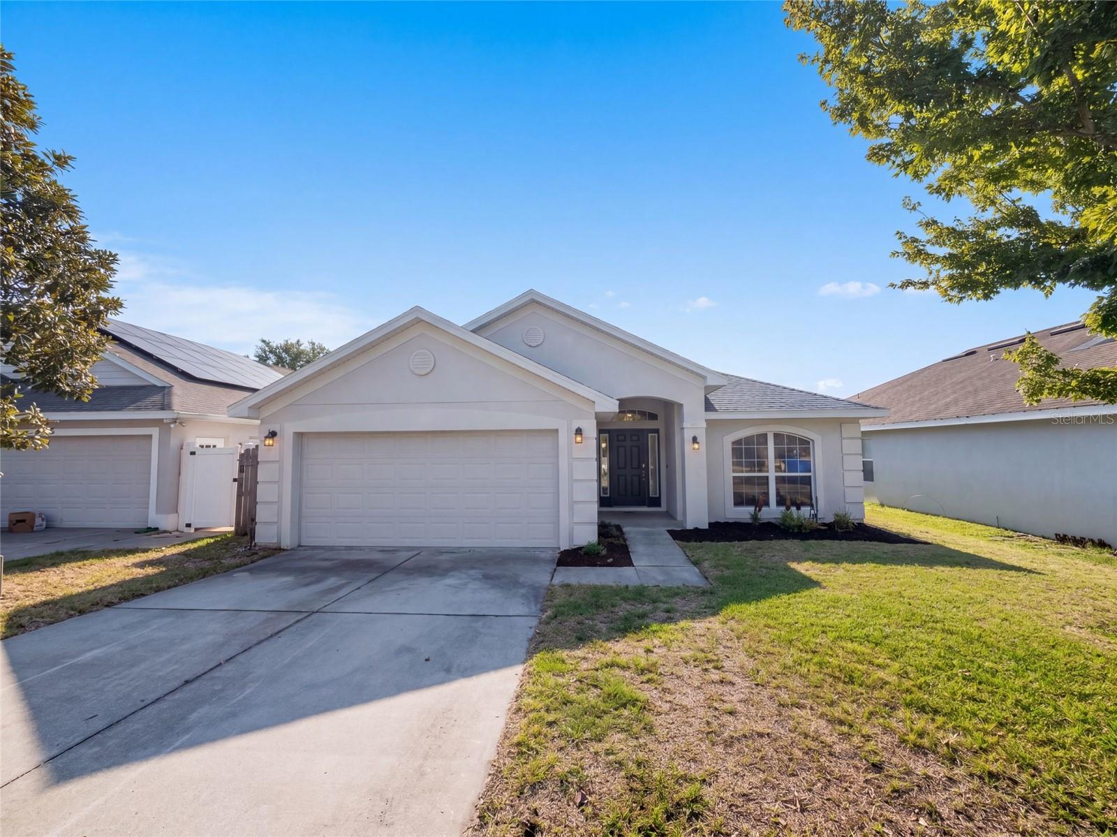 Photo of 1229 LONGVILLE CIRCLE TAVARES FL 32778