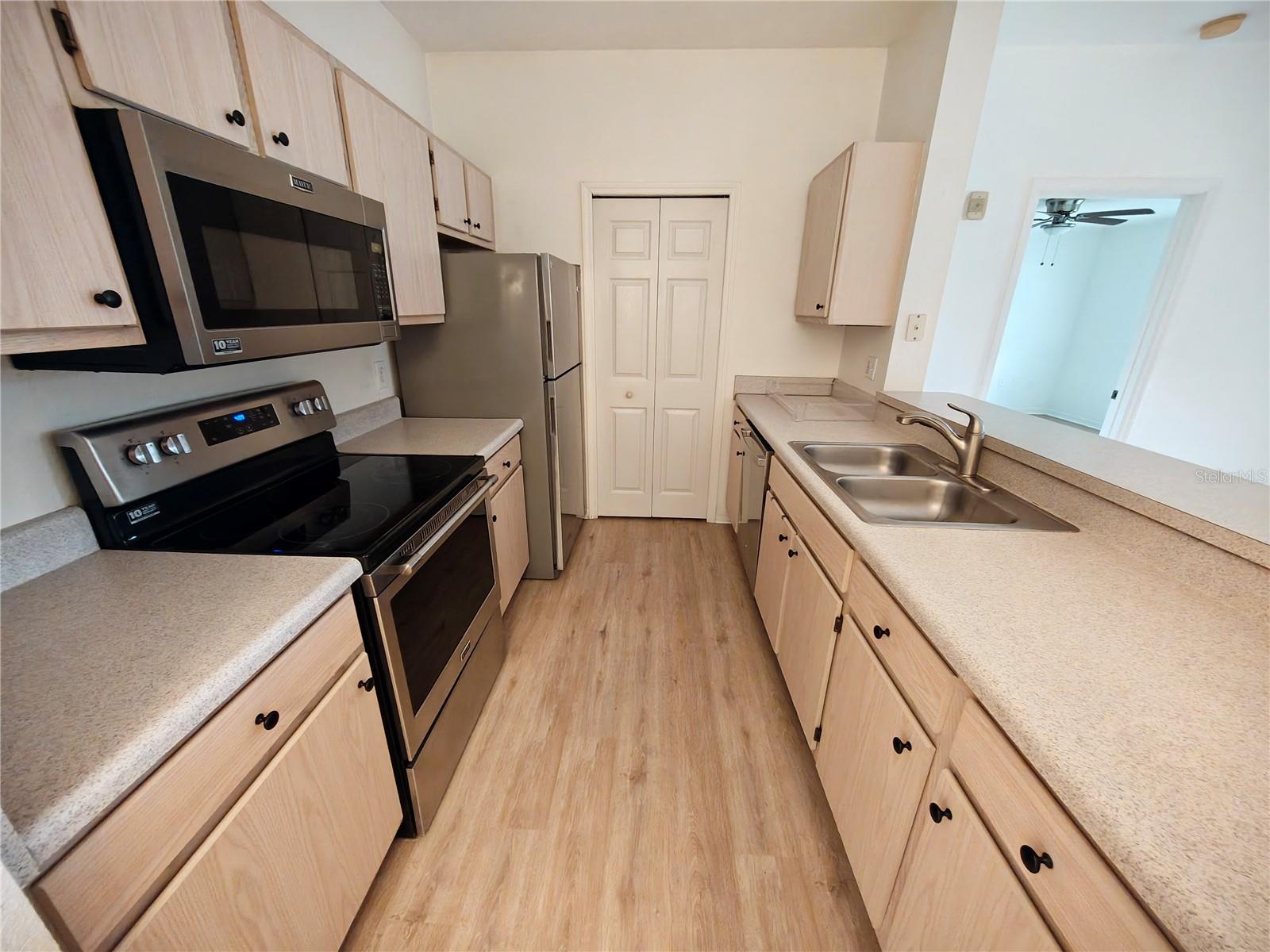 Photo of 5471 VINELAND ROAD #7308 ORLANDO FL 32811
