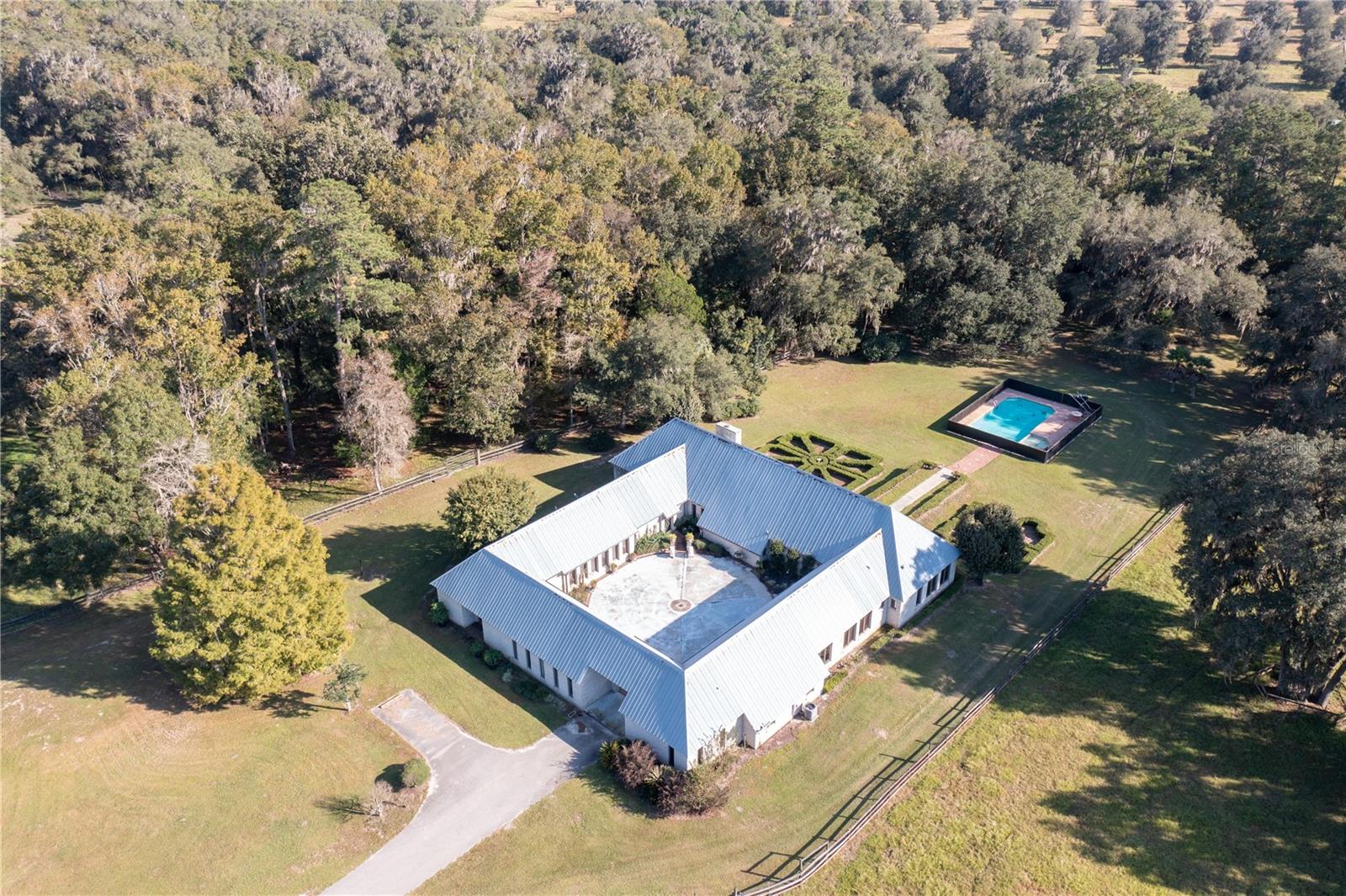 Photo of 19350 NW 123RD COURT MICANOPY FL 32667